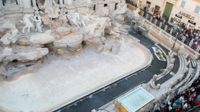 Planschbecken statt Trevi-Brunnen: Wohin mit den Münzen?