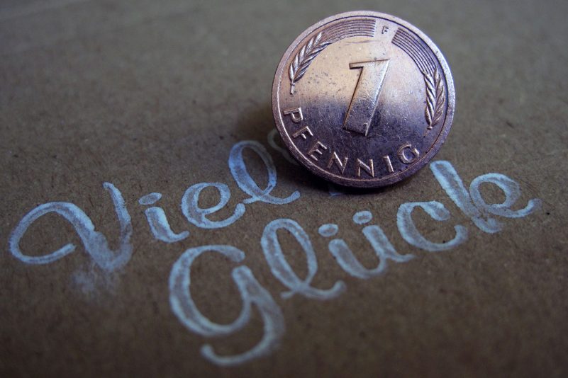 Geld macht nicht glücklich, doch Armut macht häufig unglücklich.