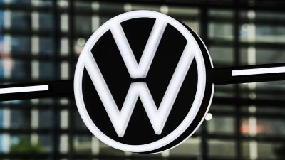 VW-Chef hält an Schließung von Fabriken fest