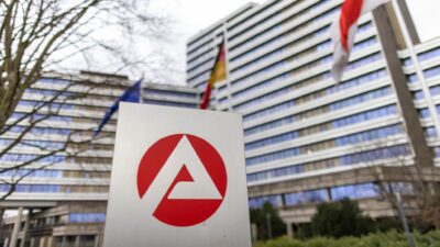 Kosten für Arbeitslosigkeit: Haushalt der Bundesagentur für Arbeit im Minus