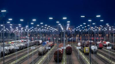 Bei der Bahn-Tochter DB Cargo fallen mehr Stellen weg als bisher angenommen. (Archivbild)