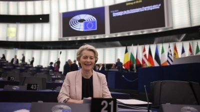 Von der Leyen hat gut lachen: Ihre Kommission wurde bestätigt.