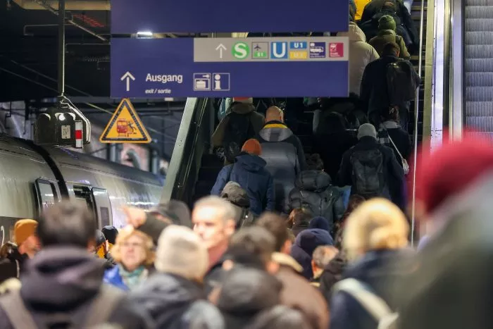 Verspätungen, Zugausfälle - im Bahnverkehr im Norden gibt es etliche Schwierigkeiten.
