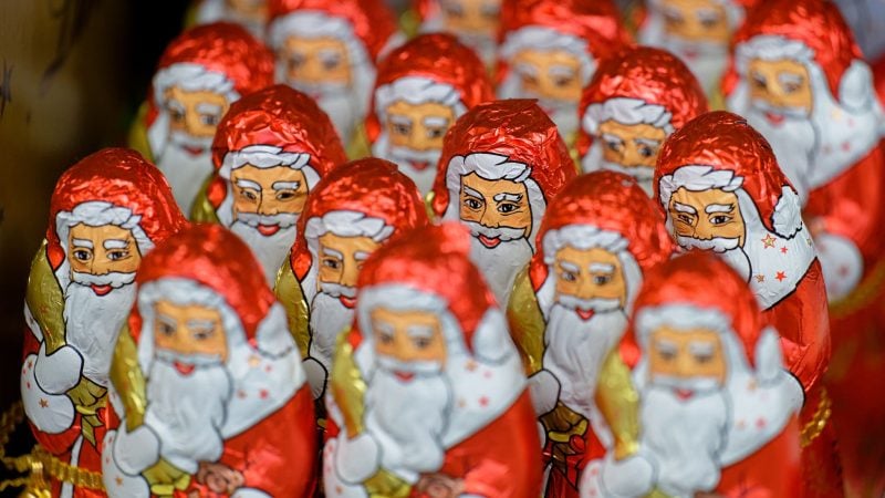 Schoko-Weihnachtsmänner sind in diesem Jahr vielfach deutlich teurer als 2023.