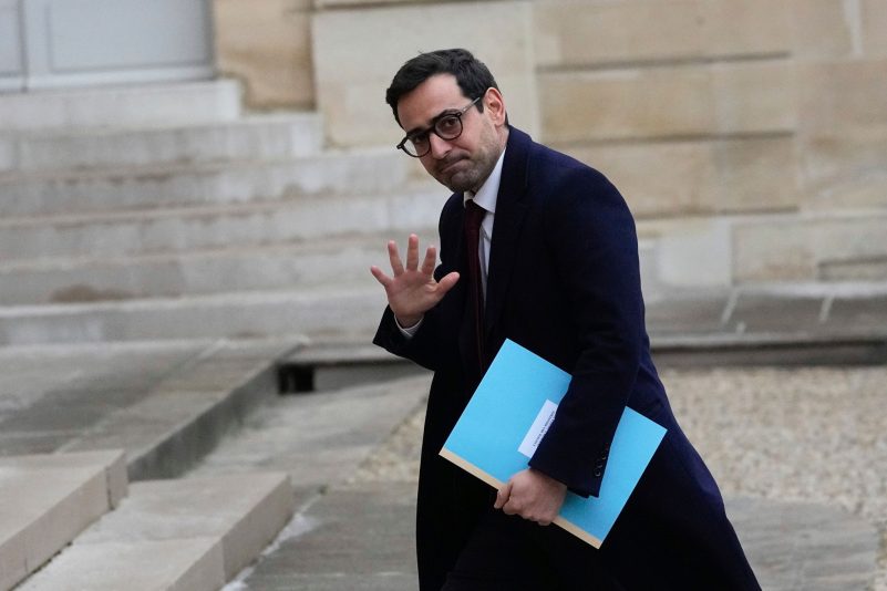 Profitiert vom Streit seines Landsmannes Breton mit Ursula von der Leyen: Stéphane Séjourné. (Archivbild)