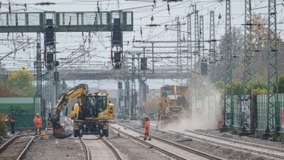 Ab Mitte Dezember sollen wieder Züge auf der Riedbahn rollen