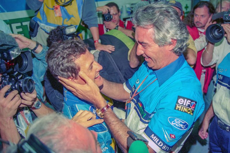 Michael Schumacher (l) und Flavio Briatore (r) - sie hatten es allen gezeigt und die etablierten Hersteller geschlagen.