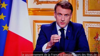 Präsident Macron will bis zum Ende seiner regulären Zeit 2027 im Amt bleiben.