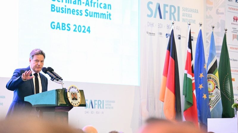 Bundeswirtschaftsminister Habeck wirbt für sichere Investitionsbedingungen in Afrika.