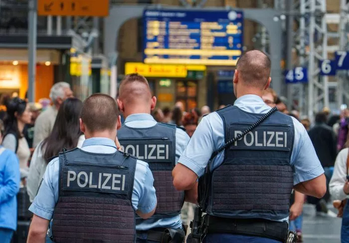 Im August soll ein 54 Jahre alter Mann einen 27-Jährigen mitten im Hauptbahnhof getötet haben. (Archivbild)
