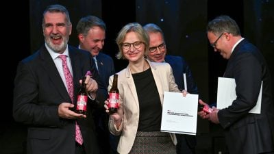 Jetzt wird es ernst: CDU, BSW und SPD haben einen Koalitionsvertrag, aber noch keinen Ministerpräsidenten. Mario Voigt (CDU) stellt sich im Landtag zur Wahl.