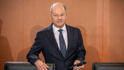 Bundeskanzler Olaf Scholz (SPD) kommt zur Kabinettssitzung im Kanzleramt.