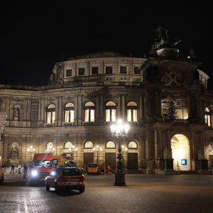 Konzert in der Semperoper: Rätselhafte Symptome sorgen für Rettungseinsatz – Polizei sucht nach Ursache