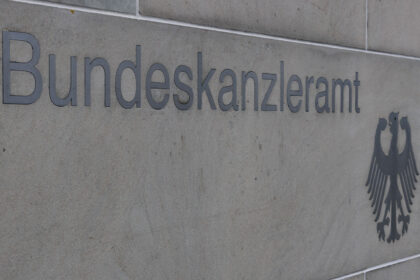 Syrer soll auch Kanzleramt mit Stein und Fäkalien attackiert haben