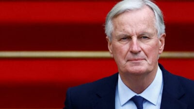 Barnier vor dem Aus? Misstrauensvotum in Paris – Fragen und Antworten