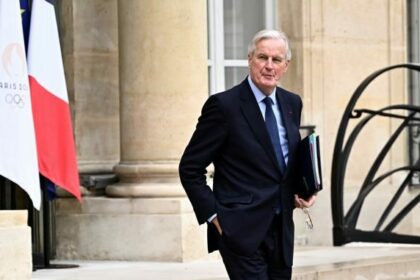 Frankreichs Premier Barnier ist zum Einreichen seines Rücktritts im Elysée