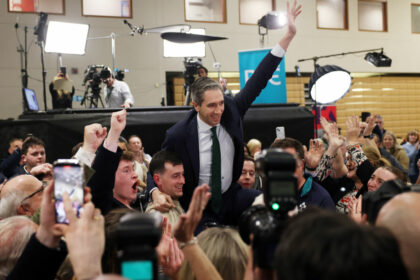 Sieg von Mitte-Rechts-Regierung bei Wahl in Irland absehbar