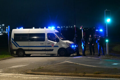 Bei Dünkirchen: Fünf Menschen getötet – Mann stellt sich der Polizei