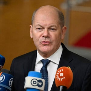 Scholz Mails: „Wir müssen davon ausgehen, dass der Inhalt dieser Mails brisant ist“