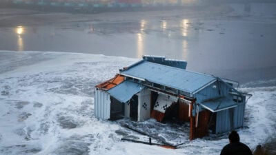 Sturm in Kalifornien: Teil von Seebrücke ins Meer gestürzt