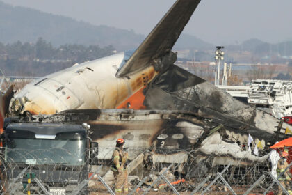 Flugzeugunglück: Bundeskanzler Scholz spricht den Familien sein Beileid aus