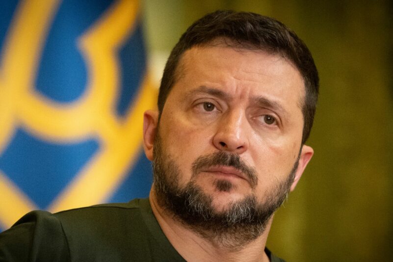 Der ukrainische Präsident Selenskyj fordert Maßnahmen des Westens gegen die ständigen russischen Raketenangriffe auf die zivile Infrastruktur seines Landes. (Archivbild)