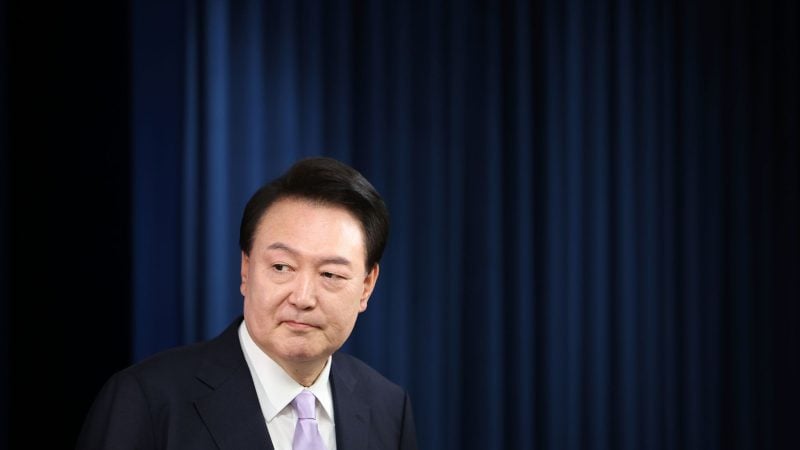 Südkoreas Präsident Yoon Suk Yeol hat sich erstmals seit dem vorübergehenden Ausrufen des Kriegsrechts direkt an die Öffentlichkeit gewandt.