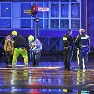 TICKER | Bilanz der Silvesternacht: Fünf Tote, Hunderte Festnahmen