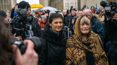 Schon im Februar 2023 meldeten sich Sahra Wagenknecht und Alice Schwarzer gemeinsam mit einem «Manifest für Frieden», jetzt unterstützen sie einen neuen Vorstoß für einen Waffenstillstand in der Ukraine. (Archivbild)