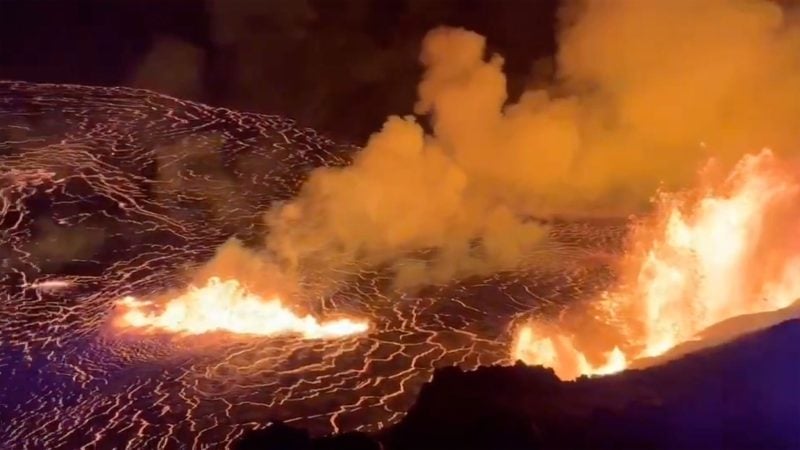 Dieses Bild aus einem vom U.S. Geological Survey zur Verfügung gestellten Video zeigt den Kilauea-Vulkans auf Big island, Hawaii.