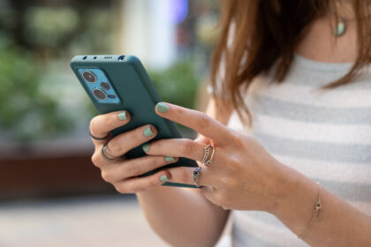 Neue EU-Regeln für unser Mobiltelefon: Das ändert sich 2025