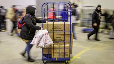 Jugendliche beschädigen mit Feuerwerk Autos – Tumulte bei Feuerwerksverkauf in Lindau