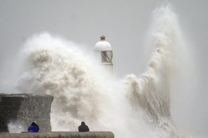 Sturm „Darragh“: Zwei Tote und Warnungen in Großbritannien