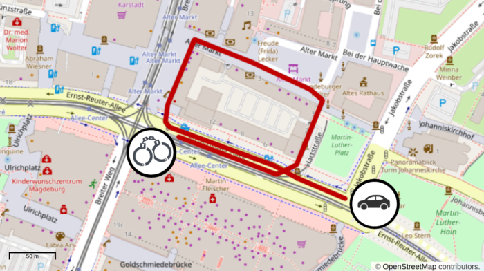 Taleb A. bog aus Richtung Strombrücke kommend an der Kreuzung Ernst-Reuter-Allee/Beiter Weg auf den Gehweg und von dort auf den Alten Markt ein. Nachdem er den Weihnachtsmarkt auf Höhe des Rathauses auf dem Gehweg der Hartstraße verlassen hatte, fuhr er erneut Richtung Hauptbahnhof. Eine rote Ampel und die Polizei stoppten ihn etwa 100 Meter später.