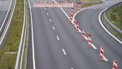 Sperrung der A21 bei Bargteheide in Richtung Süden