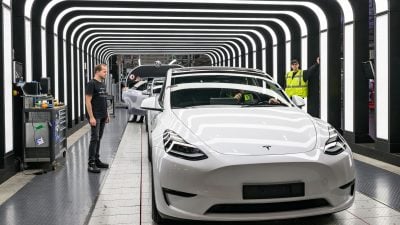 Tesla-Werksleiter Thierig: „Man kann in Deutschland erfolgreich E-Autos produzieren“