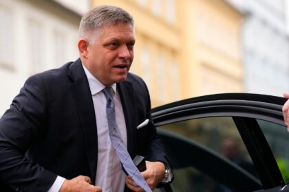 Slowakischer Regierungschef Fico von Putin im Kreml empfangen