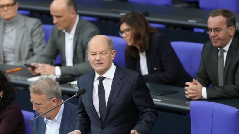 Bundeskanzler Scholz steht in der Regierungsbefragung Rede und Antwort