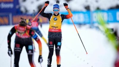 Biathletinnen Voigt und Preuß in Hochfilzen auf dem Podest