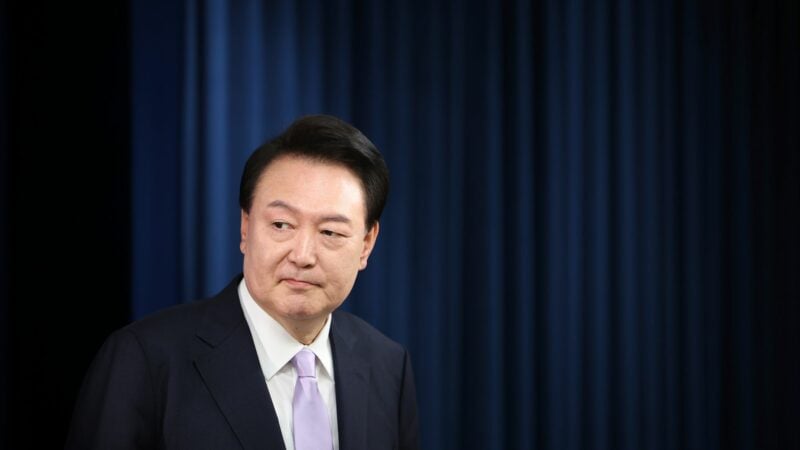 Südkoreas Präsident Yoon Suk Yeol hat in seinem Heimatland das Kriegsrecht verhängt.