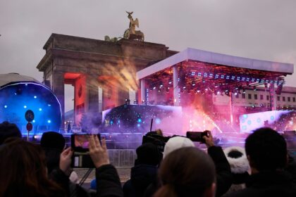 2025 beginnt: So feiern die Welt und Deutschland