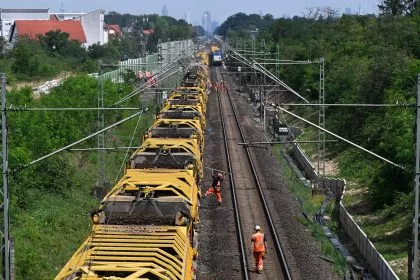 Riedbahn-Bauarbeiten: Betriebsstart mit weniger Zügen