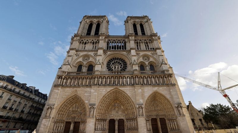 Die Pariser Notre-Dame ist nach über fünfjährigen Restaurierungsarbeiten wiedereröffnet worden.