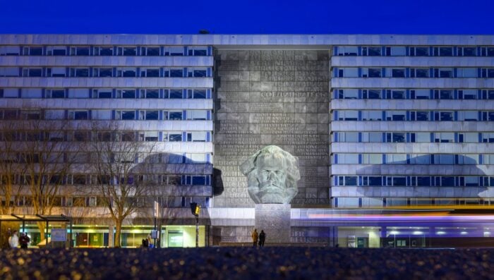 Schauplatz der großen Eröffnungsshow ist das überregional bekannte Marx-Monument der Stadt (Archivbild)