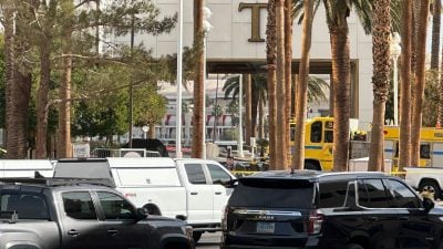 Vor dem Trump International Hotel in Las Vegas.