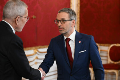 Möglicher Regierungsauftrag in Österreich: Präsident Van der Bellen empfängt Kickl