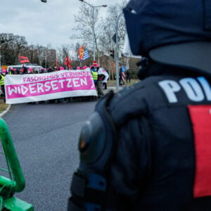 AfD-Bundesparteitag: Vorwürfe von Polizeiversagen und Gewalt und eine Entschuldigung