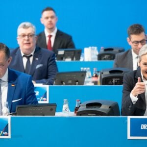 Der erste Tag zwischen Blockaden und Applaus: AfD will drastische Verschärfung der Migrationspolitik