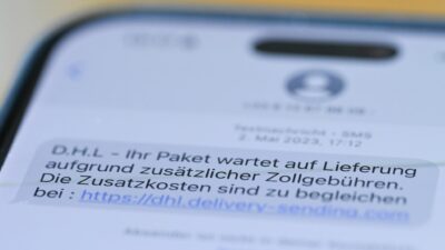 Betrug mit Paket-SMS: Tausende Beschwerden über Abzocke