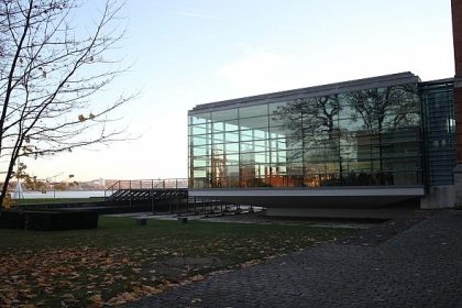 Millionenförderung, aber nur fünf Vermittlungen: Streit um Welcome Center Schleswig-Holstein